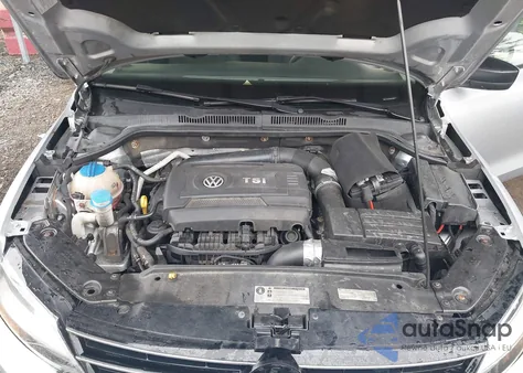 2015 Volkswagen Jetta 1.8T Se z USA, uszkodzony, nr VIN 3VWD17AJ5FM248827